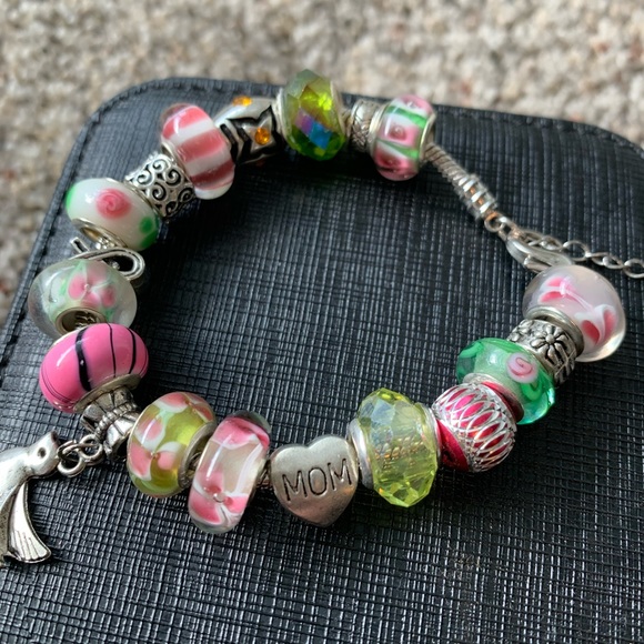Jewelry - Pink and green beaded charm bracelet